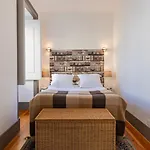 Classic Tagus River View By Lovelystay *
