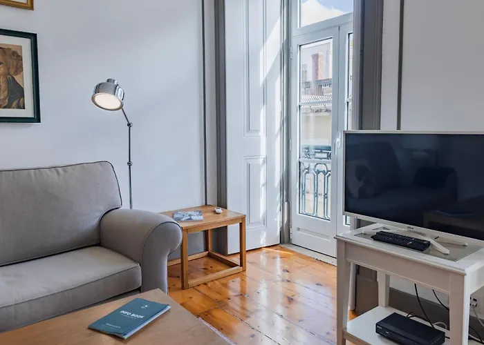 Classic Tagus River View By Lovelystay Apartment